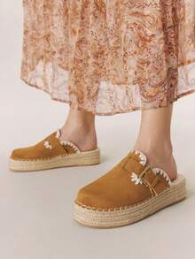 Styleloop Giày bệt nữ, giày lười đế bằng, giày mules đế bằng thoải mái cho kỳ nghỉ, chất liệu dệt, phong cách Mỹ cổ điển, phong cách Bohemian, giày bốt cao bồi, trang phục dự lễ hội âm nhạc Coachella, trang phục dự tiệc. - Lạc đà - Xem 1