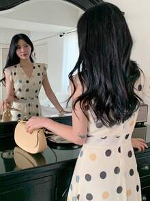 DAZY 女士几何印花V领优雅收腰中长派对连衣裙 - 米色 - 查看 6