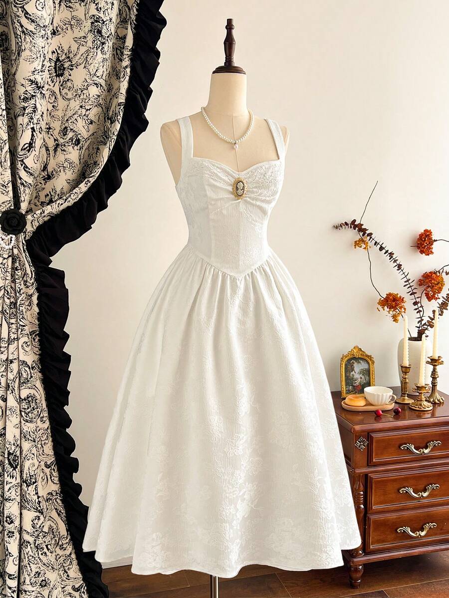 Vintamour 复古经典优雅女士连衣裙，春夏修身蕾丝拼接连衣裙，提花喇叭裙，米色吊带连衣裙，复古胸针连衣裙 - 白色 - 查看 1