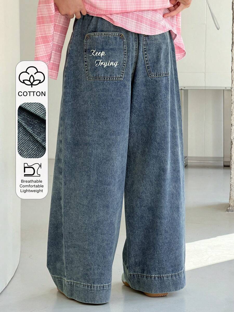 DAZY Calça jeans feminina pré-adolescente com bolso bordado com letras, pernas largas e modelagem solta. - Azul - Ver 1