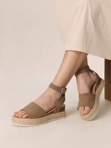 Styleloop Giày sandal quai chéo mới dành cho nữ, đế dày, đế xuồng, hở mũi, chất liệu dây gai dầu, rơm, chống thấm nước, kiểu La Mã, thích hợp đi ngoài trời, đi biển, đi nghỉ mát, là phụ kiện cần thiết cho kỳ nghỉ của nữ, phong cách boho cao bồi. - Nâu nhạt - Xem 6