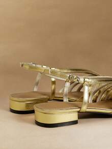 Rosivie 女士方头金色PU编织多带凉鞋，配金属环扣，适合约会、情人节、通勤等场合。 - 金色 - 查看 5