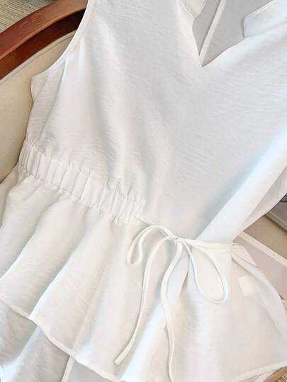 GlowEve CURVE Plus Size Women's Summer Sleeveless Top With A Small Stand Collar, Solid Color, And A Simple, Fitted Design.