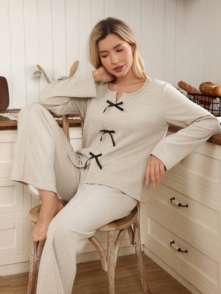 SHEIN 女士纯色针织仿羊绒睡衣套装，休闲长袖上衣和长裤，饰有蝴蝶结 - 杏色 - 查看 1