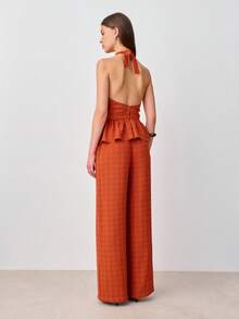 Nöista Bộ đồ hè cho nữ: Áo cổ chéo và quần ống rộng xếp ly với chất liệu vải jacquard ba chiều, tạo nên vẻ ngoài trẻ trung, năng động cho trang phục thường ngày. Thích hợp cho đi biển, nghỉ hè. - Màu Cam san hô - Xem 2