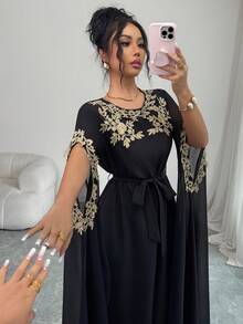 SHEIN Elenzya Vestido largo elegante de cuello redondo con estampado floral, mangas divididas y plisado extra largo, perfecto para el verano. - Negro - Ver 6