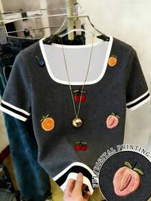 Resyla Women's Regular Fitted Cropped T-Shirt - Dark Grey - View 1