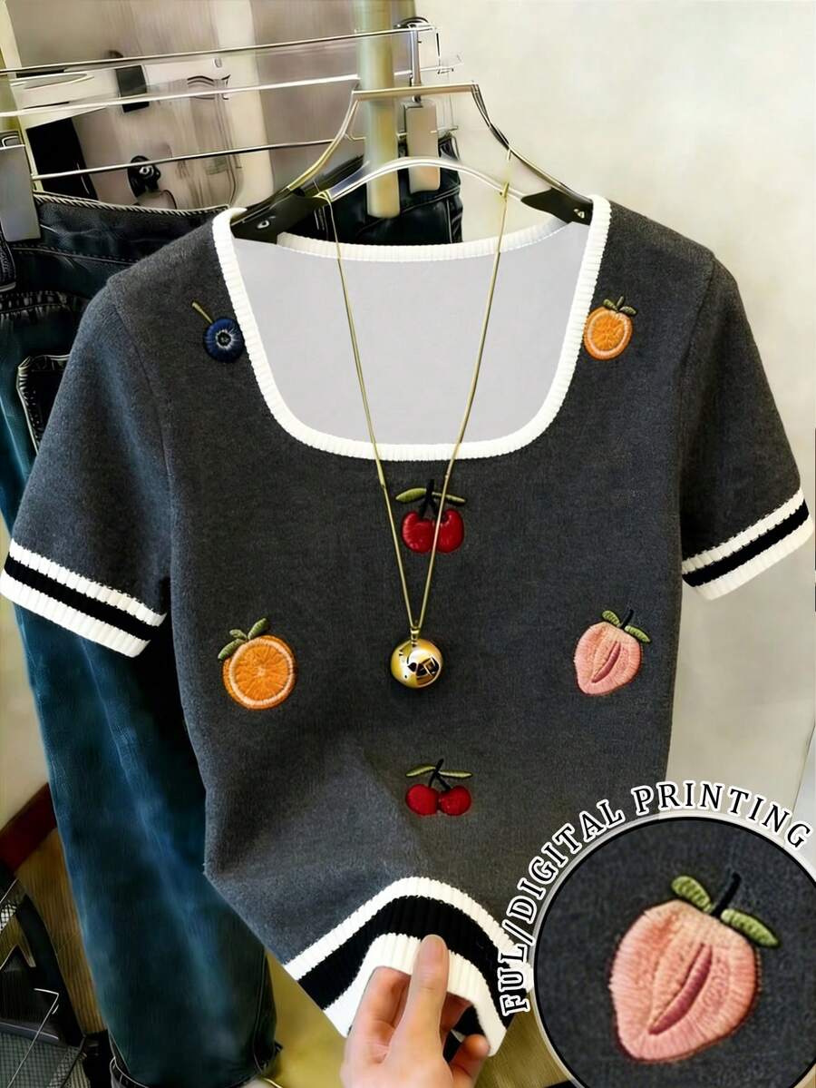 Resyla Women's Regular Fitted Cropped T-Shirt - Dark Grey - View 1