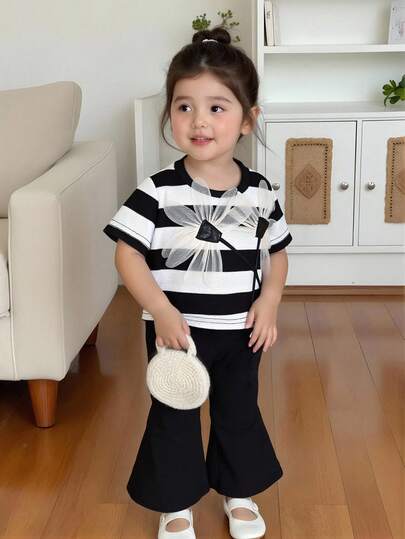 SHEIN Bộ áo thun tay ngắn thắt nơ màu xám cho bé gái, kiểu dáng thoải mái, thích hợp mặc hàng ngày vào mùa hè.