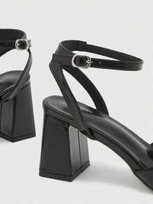 CUCCOO BIZCHIC 女士尖头搭扣设计时尚高跟鞋，适合日常穿着 - 黑色 - 查看 5