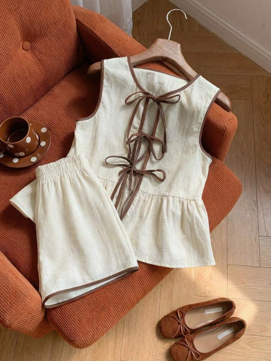 GlowEve Bộ 2 món gồm áo hai dây thắt nút viền tương phản và quần short cạp chun, trang phục thường ngày. - trắng - Xem 1