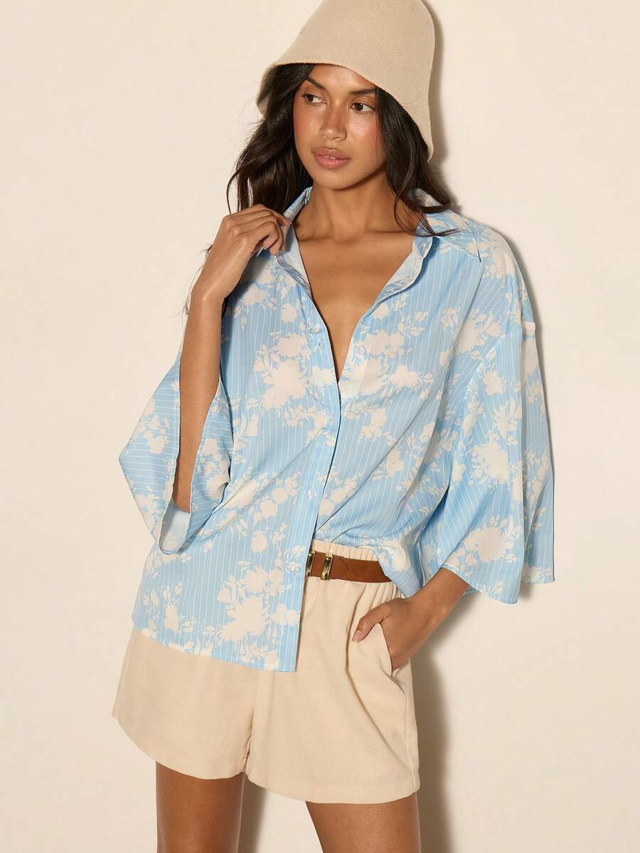 COSMINA 女士度假风花卉条纹落肩单排扣宽松衬衫 - 藍白色 - 查看 1