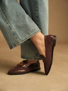 Rosivie Women's Retro Round Toe Slip-On Shoes, Comfortable And Lightweight Mid-Mouth Flat-Soled Loafers - Brown - View 6