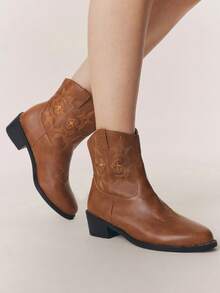 Styleloop 秋季尖头仿麂皮几何图案女士踝靴，西部风格，适合度假和夏季音乐节 - 深棕色 - 查看 1