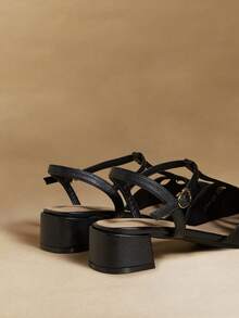Rosivie French Retro Thick Heel Hollow Closed Toe Sandals Women's Summer Buckle Strap Middle Heel Square Toe Roman Shoes - Black - View 4