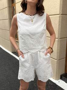 Solivie Bộ đồ 2 món dành cho nữ, kiểu dáng thường ngày, màu trơn, thêu lỗ, gồm áo vest và quần short, thích hợp cho kỳ nghỉ. - trắng - Xem 5