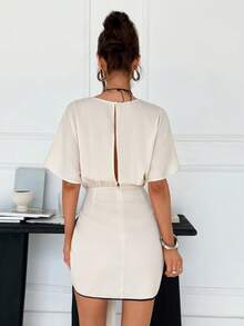 Siren Gaze Đầm ngắn nữ màu đen viền eo thắt nơ, tay cánh dơi, kiểu áo tunic vạt chéo phía trước, màu be, đầm hè thanh lịch, thoải mái cho kỳ nghỉ, đầm hiện đại, đầm dạ hội hè thanh lịch cho nữ, đầm sang trọng cho nữ, đầm dáng rộng, trang phục thường ngày cho nữ, đầm mặc nhà, đầm tunic màu kem cho nữ. - Màu be - Xem 2