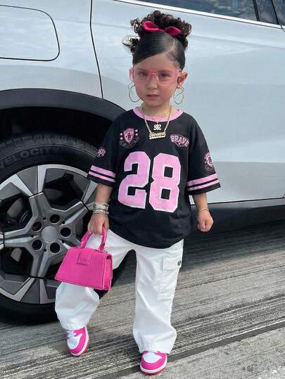 年轻女孩休闲日常时尚街头风圆领数字印花黑粉色T恤