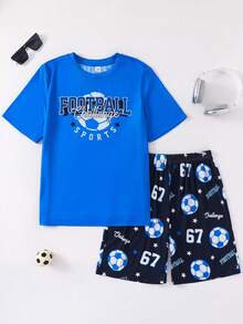 SHEIN Bộ 2 món đồ ngủ mùa hè cho bé trai, gồm áo thun ngắn tay in chữ bóng đá và quần short in hình bóng đá, thích hợp mặc ở nhà thư giãn. - Nhiều màu - Xem 3