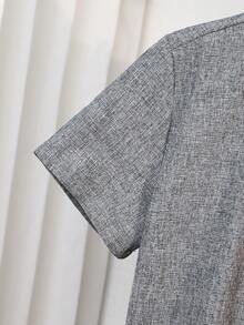 SHEIN Bộ đồ đôi cho bé trai tuổi teen, gồm áo sơ mi ngắn tay cổ chữ V màu trơn dáng rộng, dễ phối đồ, gồm áo và quần cạp chun, thích hợp đi làm, đi học, mặc hàng ngày, chơi thể thao, phù hợp cho mùa xuân/hè. - Xám - Xem 6