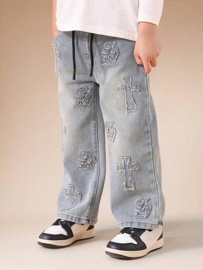 SUMWON 男童复古水洗牛仔套穿式牛仔裤，饰有十字架贴花和哥特字母刺绣，休闲宽松阔腿裤
