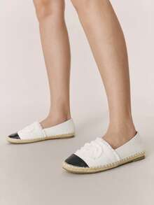 Styleloop Giày lười nữ đế bằng màu trắng, mũi tròn, viền dây, phối màu nổi bật, thoải mái, chống trơn trượt, nhẹ, kiểu giày ngư dân, gót dây, phong cách nghỉ dưỡng, đồ cần thiết khi đi du lịch, phong cách Bohemian, lễ hội âm nhạc, trang phục dự tiệc, phong cách retro Mỹ, trang phục đi nghỉ mát, đồ không thể thiếu khi đi du lịch. - trắng - Xem 2
