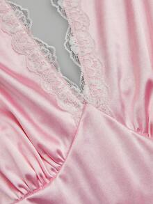 Sweetra 性感深V领蕾丝缎面吊带连衣裙，露背A字迷你裙，百搭显瘦，适合旅行度假 - 淺粉色 - 查看 6