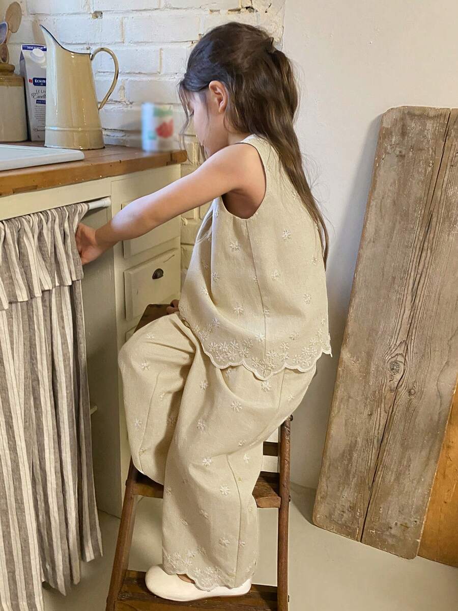 DAZY 女童（小号）圆领刺绣无袖衬衫和宽松裤子两件套度假套装 - 杏色 - 查看 1