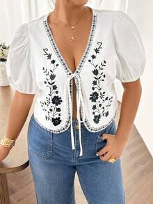 SHEIN Frenchy 大码休闲刺绣花瓣袖系带衬衫 - 白色 - 查看 4