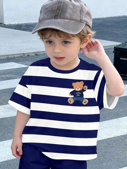 SHEIN Camiseta de manga corta holgada de cuello redondo minimalista casual para niño, adecuada para el verano, con estampado clásico de oso a rayas