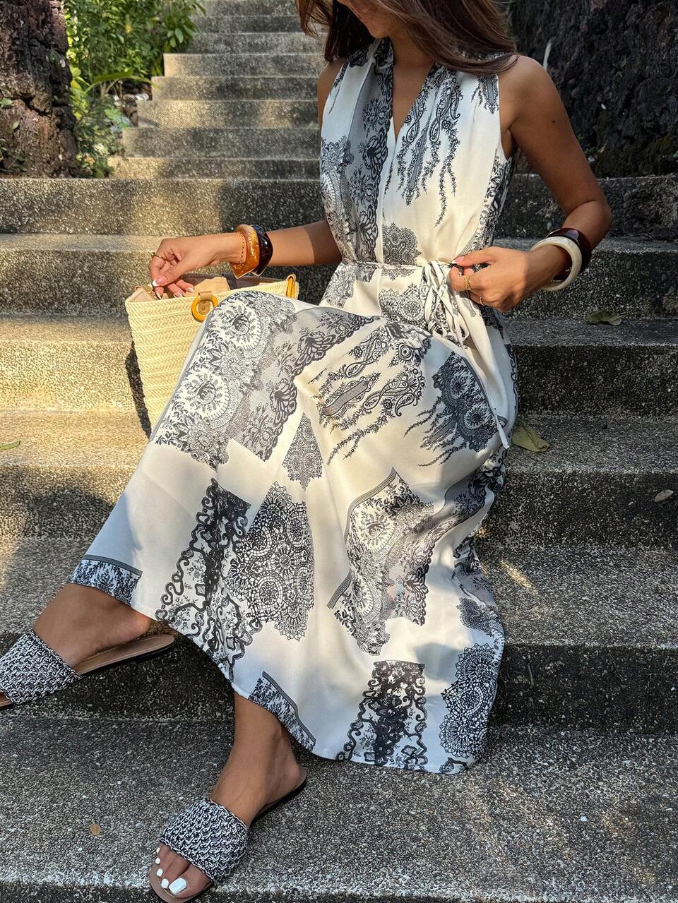 Women's V-Neck Sleeveless Cinched Waist Waist Floral Print Dress, Elegant Resort Style Summer Boho Sun Dresses For Women Vacation Outfits Women