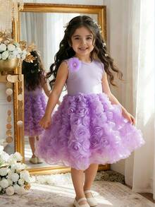 SHEIN Elladie kids 这款紫色优雅无袖连衣裙，裙摆蓬松，胸前饰有3D立体花朵，高腰设计，裙摆飘逸。适合春夏季节生日、节日、派对、舞台表演以及作为公主裙穿着。 - 紫色 - 查看 3