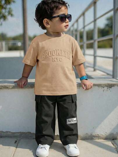 Bubblio 2pcs Young Boys' Embossed Letter Pattern Round Neck Short Sleeve T-Shirt With Cargo Pocket And Contrast Trim Gray Pants Set, Casual Sporty Outfit For Spring, Summer, Autumn, Suitable For Vacation, School, Party And Other Occasions