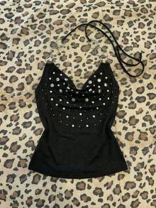 Elamini Top sin mangas casual de mujer con hebilla de rhinestone en el cuello halter, top negro con tachuelas, top gótico con rhinestones, top de estilo rock para mujer en verano - Negro - View 1