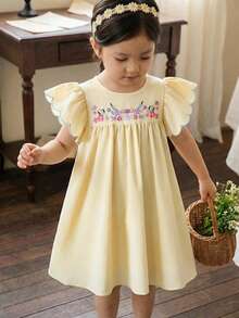 SHEIN Vintaside Kids 女婴可爱刺绣碎花连衣裙，荷叶边喇叭袖，乡村风夏季连衣裙，适合日常外出、度假，黄色连衣裙，春夏款 - 黃色 - 查看 8