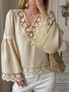 DAZY 女士撞色蕾丝V领喇叭袖优雅夏季衬衫 - 杏色 - 查看 5