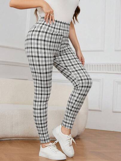 SHEIN LUNE Plus Size Women'S Autumn And Winter Thanksgiving Outfit For Women Black Red Flower-Patterned High-Waisted Home Leggings Christmas Outfit For Women For Large-Sized Women In Autumn And Winter, Stretchy Valentine'S Day Leggings