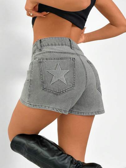 SHEIN Short de mujer de tiro bajo con detalles de estampado de estrellas brillantes y longitud corta