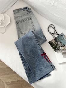 Elamini 中腰红色刺绣蝴蝶结水洗七分牛仔裤 - 淺色水洗藍 - 查看 2