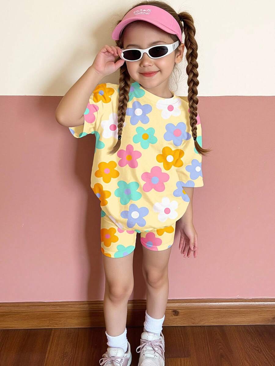 SHEIN Set de 2 piezas de top de manga corta y shorts casual y simple para niña, adecuado para el verano - Multicolor - Ver 1