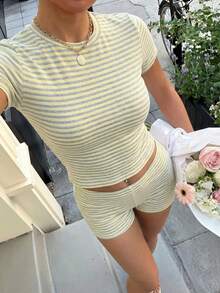 Muchica Bộ đồ nữ mùa hè mới, dệt kim, kẻ sọc, tay ngắn và quần short. - Màu vàng - Xem 1
