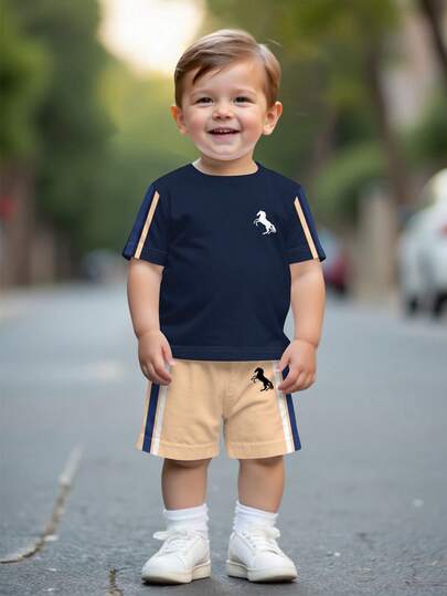 SHEIN 两件套男婴休闲简约圆领短袖短裤套装，适合夏季穿着，经典精致勇敢小马图案印花