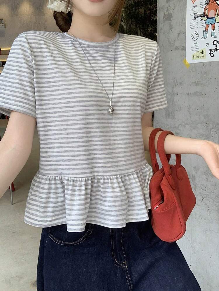 Women's Loose Fit Ruffle Hem Black And White Striped Long Sleeve T-Shirt, Minimalist Design Summer
