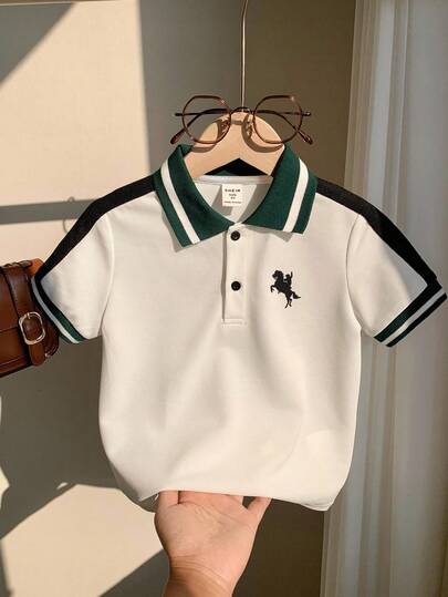 Áo polo tay ngắn dệt kim phối màu tương phản dễ thương, phong cách thường ngày mùa hè cho bé trai, thích hợp cho tiệc sinh nhật, tiệc tối, biểu diễn, đám cưới, tiệc mừng em bé chào đời, lễ kỷ niệm một tháng tuổi và sinh nhật đầu tiên.