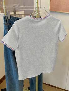 Resyla Áo thun nữ tay ngắn cổ tròn viền hoa, kiểu dáng thường ngày, đa năng. - Xám - Xem 2