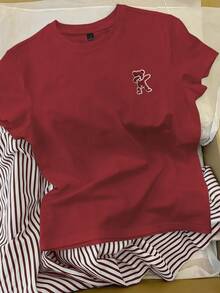 Resyla Bộ 2 món áo thun thêu hình gấu và quần kẻ sọc dành cho nữ - Màu Đỏ Sâu - Xem 3