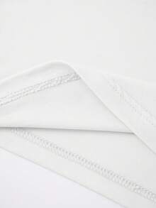 Resyla 撞色牛仔风 MAMA 字母印花女式白色T恤，夏季必备单品，时尚百搭，可个性化定制，适合送给兄弟姐妹、姐妹或母亲，母亲节送礼佳品，休闲又不失时尚感。 - 白色 - 查看 4