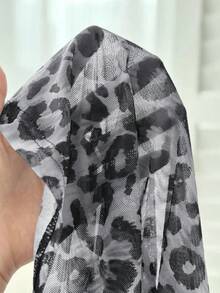 SHEIN LUNE 豹纹网纱圆领休闲通勤优雅修身女式衬衫 - 灰色 - 查看 4