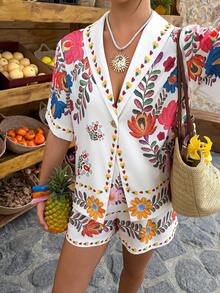 Louniche Bộ đồ hai mảnh màu trắng với họa tiết hoa nhiều màu sắc - Áo blazer tay ngắn và quần short, điểm nhấn là cúc vàng, phong cách Bohemian, thích hợp cho mặc hàng ngày, đi chơi hoặc nghỉ hè. - Nhiều màu - Xem 3