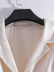 GlowEve CURVE 大码纯色V领收腰短袖优雅休闲女式衬衫，春夏款 - 杏色 - 查看 4